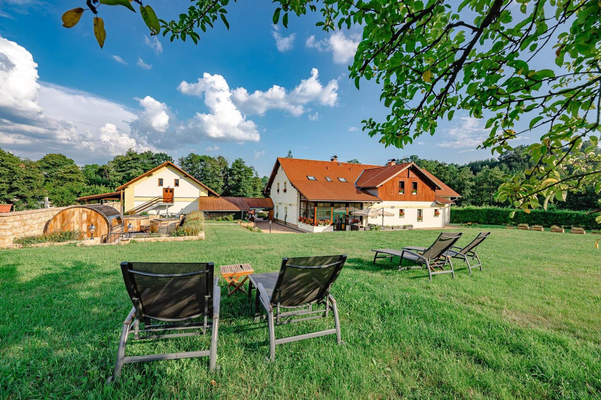 Hotel Vencluv Statek Javornice Zewnętrze zdjęcie